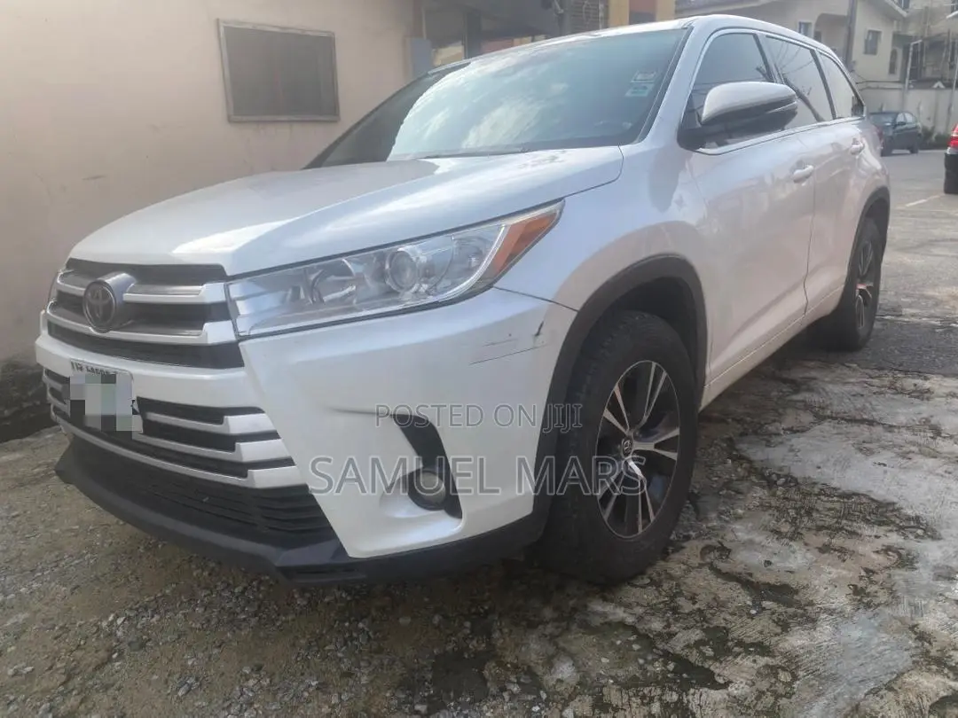 Toyota Highlander LE 4x4 V6 (3.5L 6cyl 8A) 2017 White