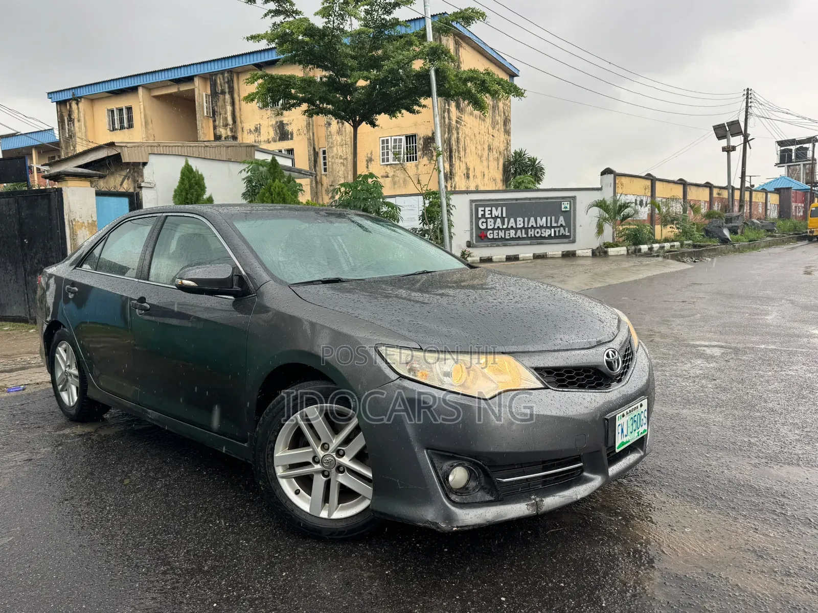 Toyota Camry SE 4dr Sedan (2.5L 4cyl 6A) 2014 Gray
