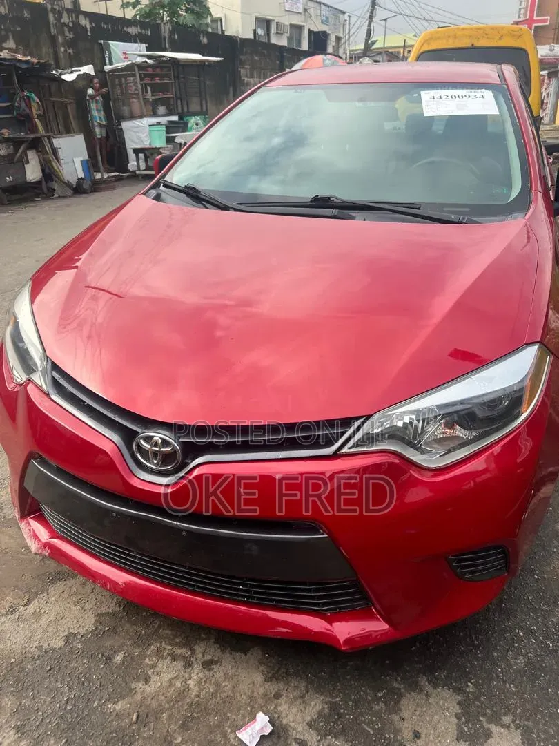 Toyota Corolla 2016 Red