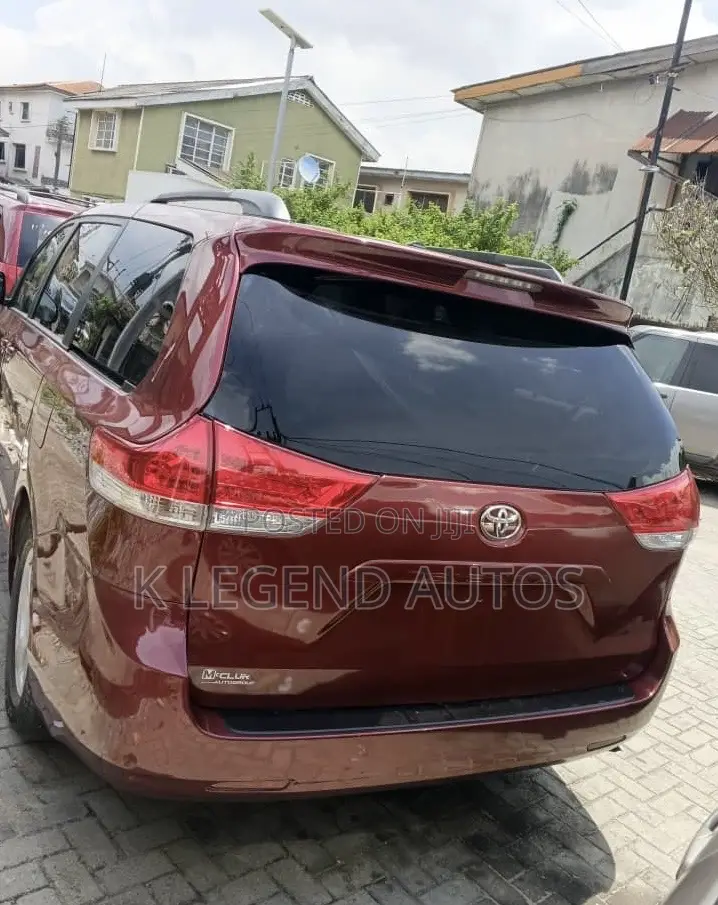 Toyota Sienna LE 8-Passenger 4dr Minivan (3.5L 6cyl 6A) 2014 Red
