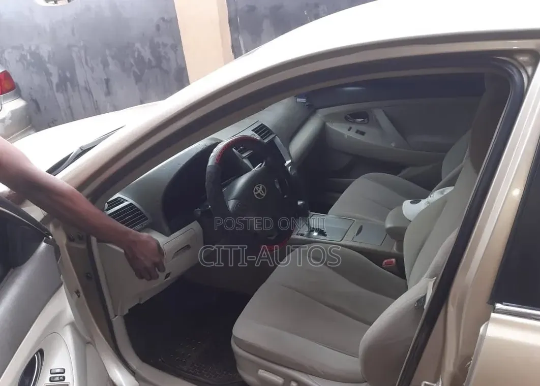 Toyota Camry 2011 Gold