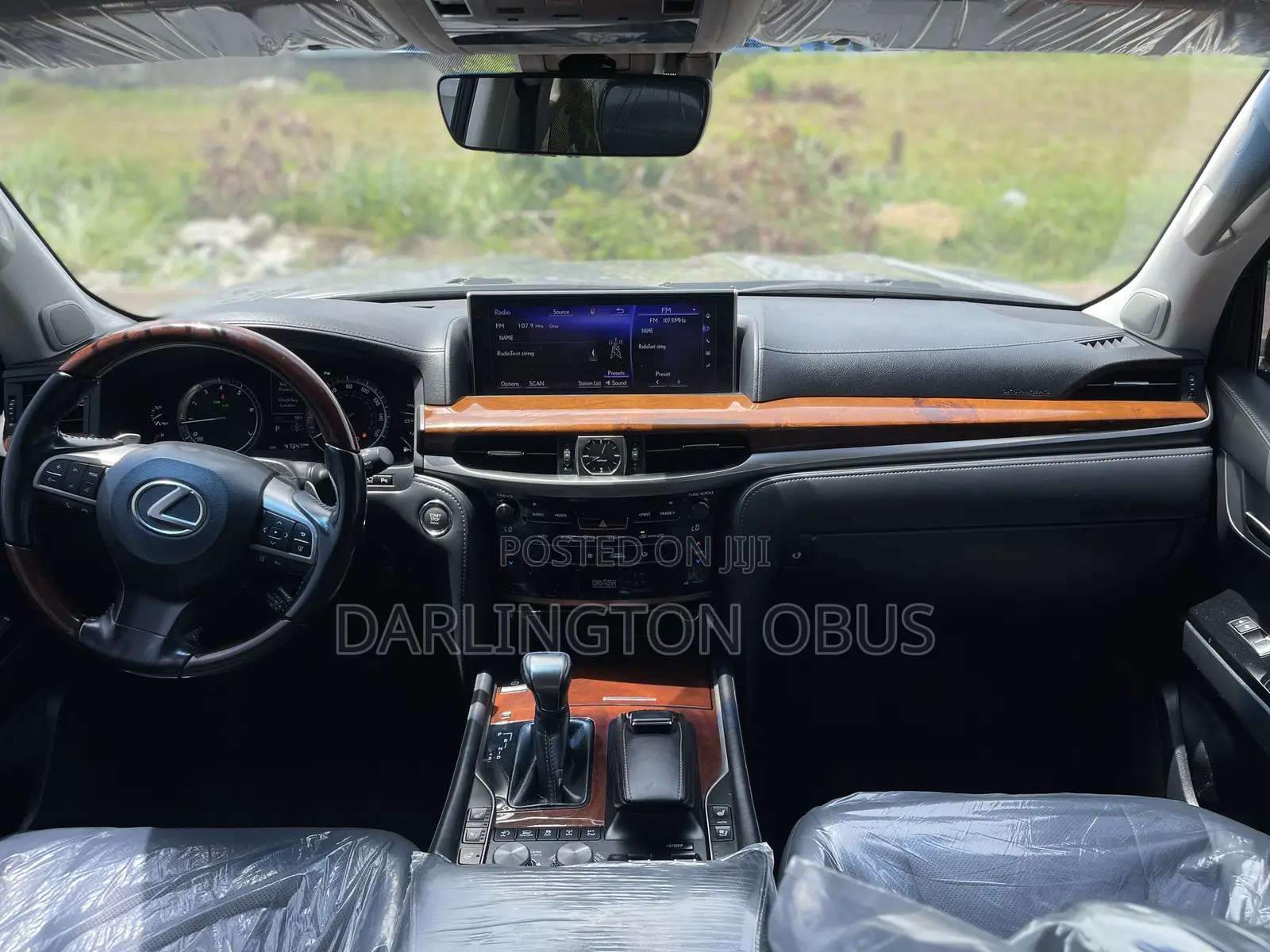 Lexus LX 570 (5 seats) AWD 2018 Gold