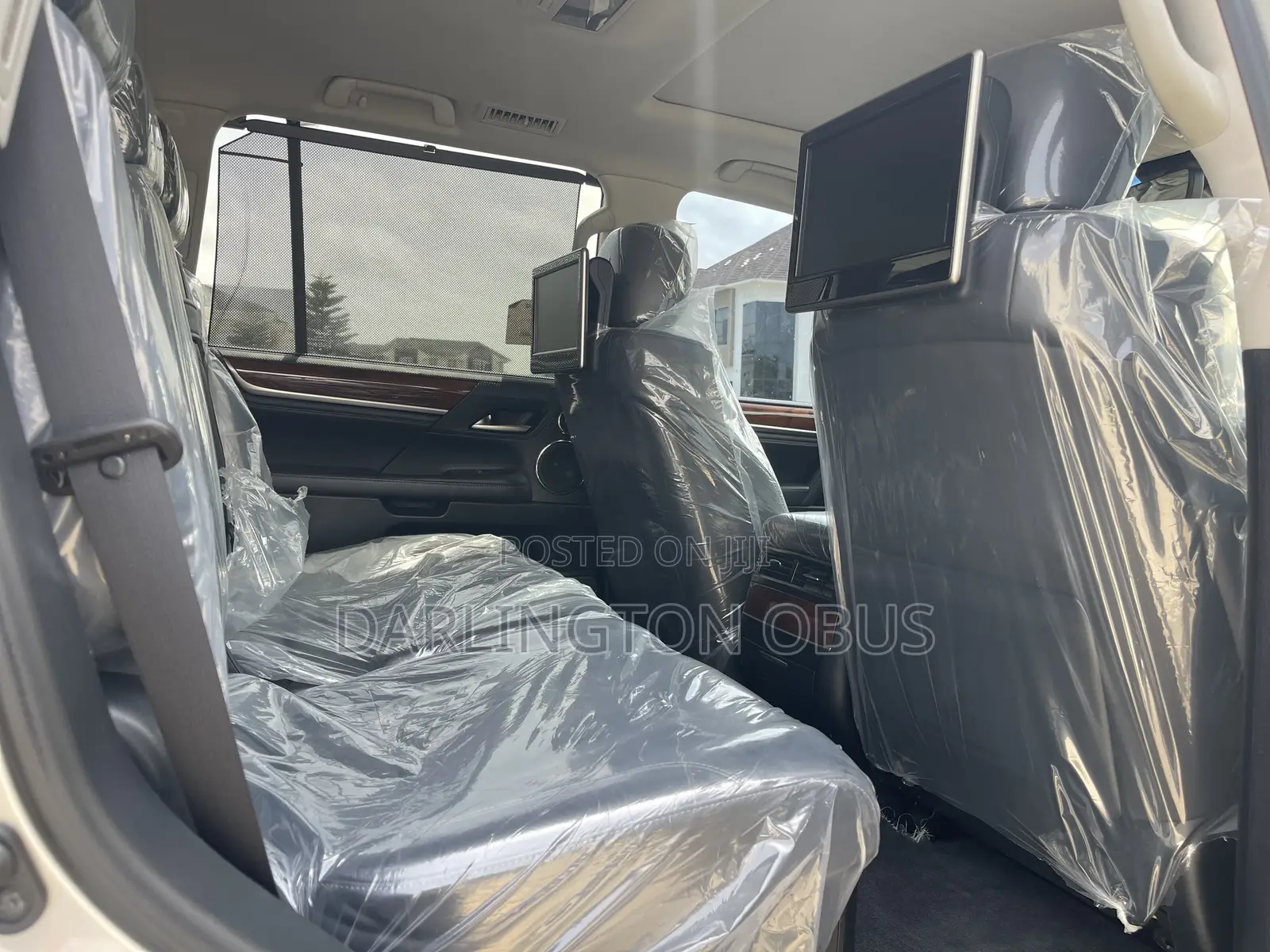 Lexus LX 570 (5 seats) AWD 2018 Gold