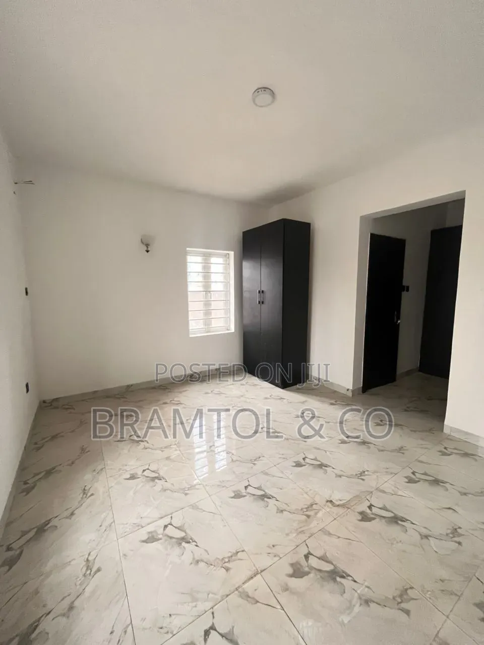 2bdrm Block of Flats in Zone B for sale