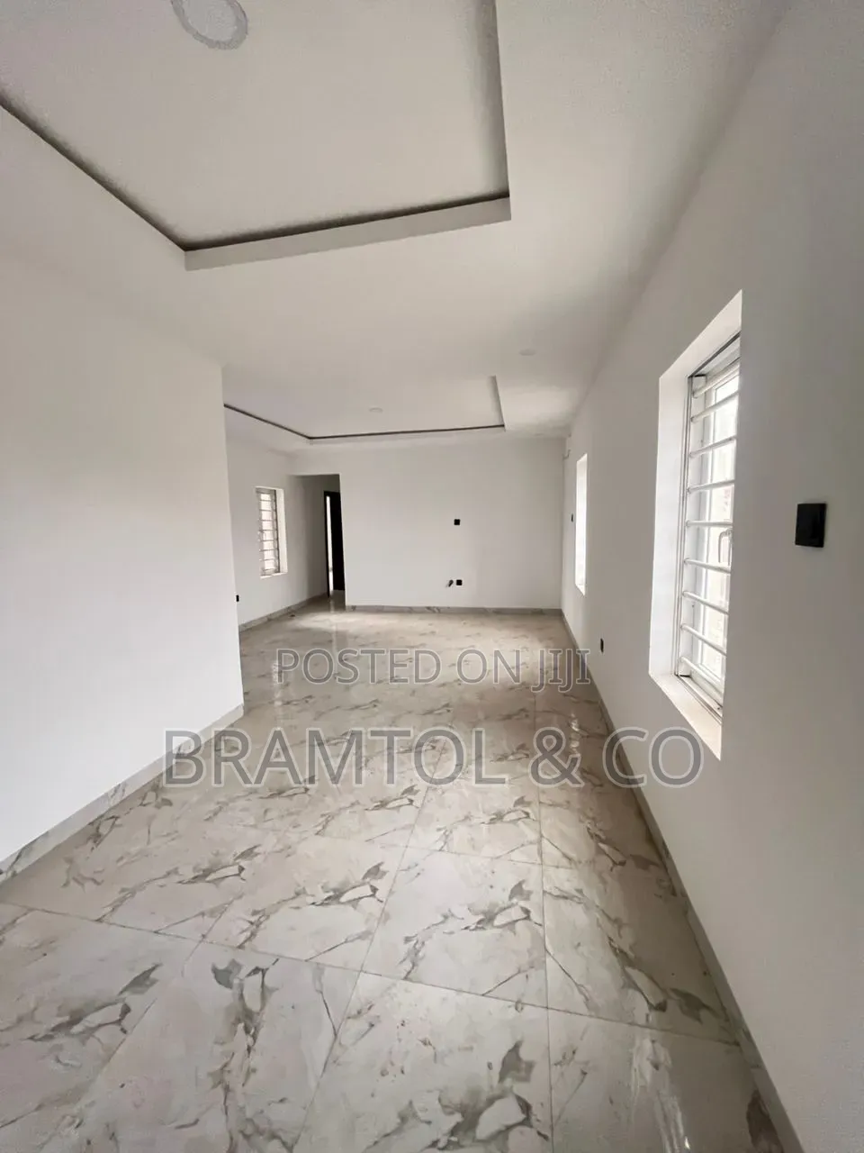 2bdrm Block of Flats in Zone B for sale