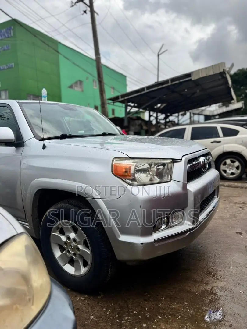 Toyota 4-Runner 2010 Silver