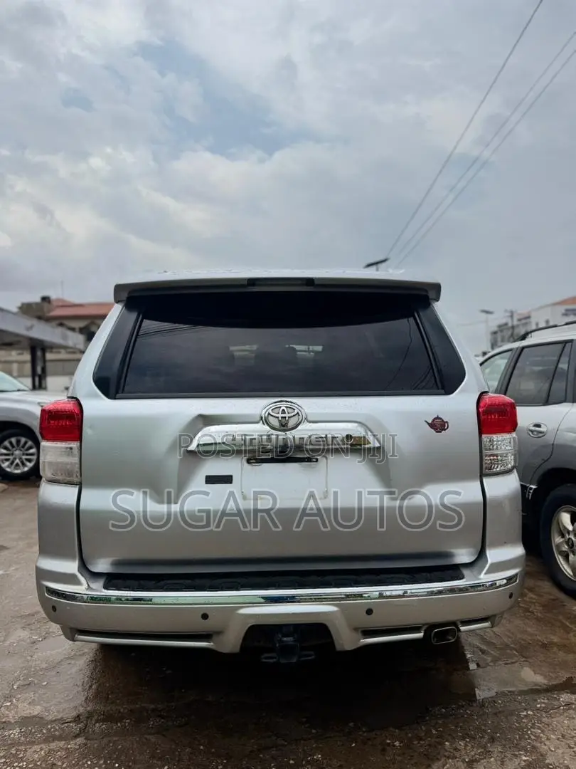 Toyota 4-Runner 2010 Silver