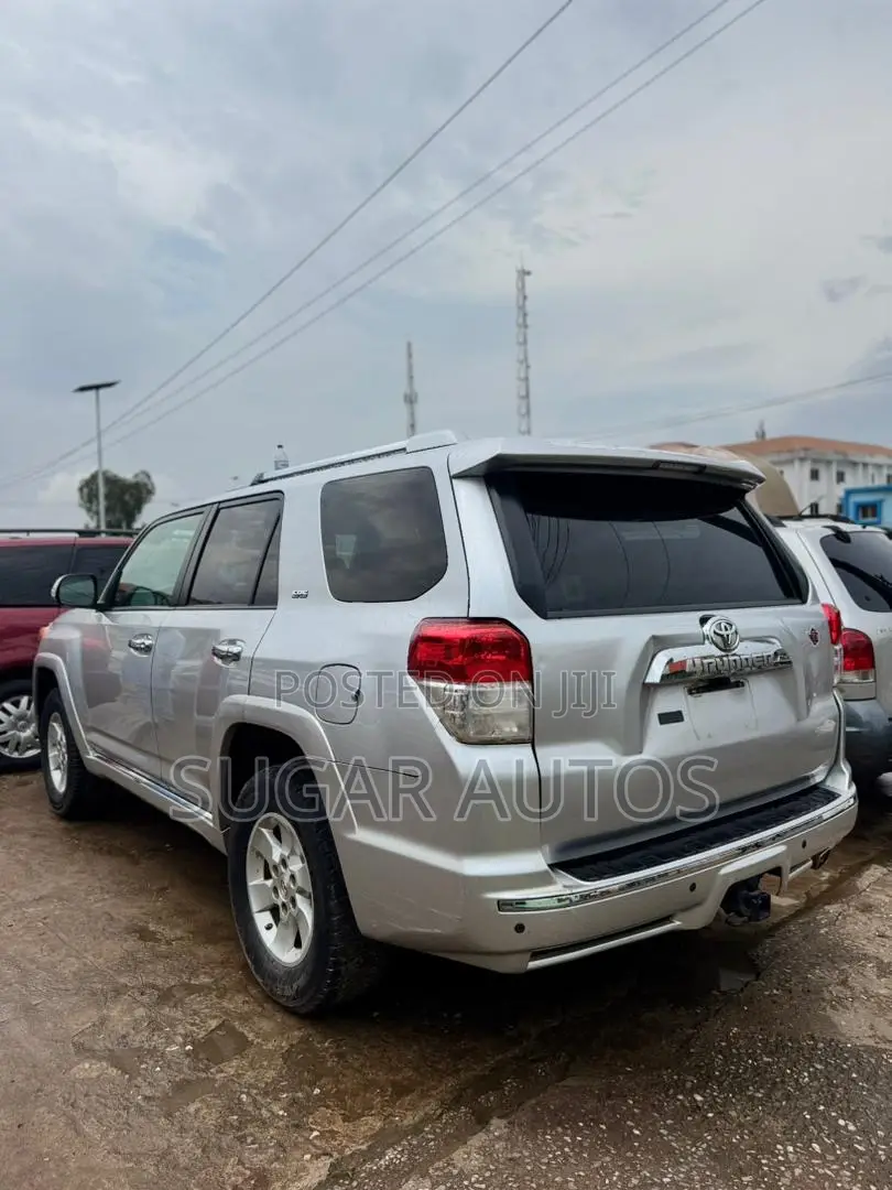 Toyota 4-Runner 2010 Silver