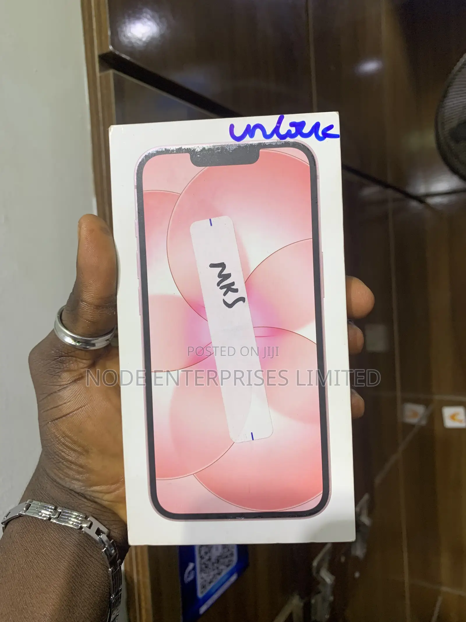 New Apple iPhone 17e 256 GB Pink