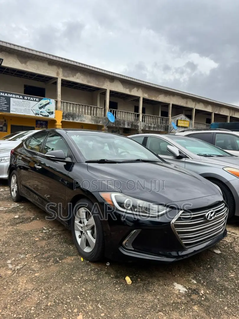 Hyundai Elantra Limited Sedan FWD (1.8L 4cyl 6A) 2016 Black