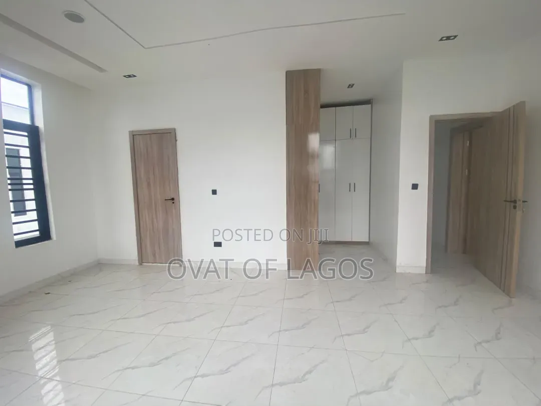 5bdrm Duplex in Orchid, Lekki Expressway for sale