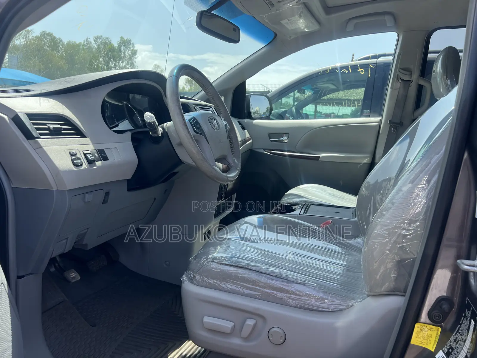 Toyota Sienna XLE AWD 7-Passenger 2013 Gray