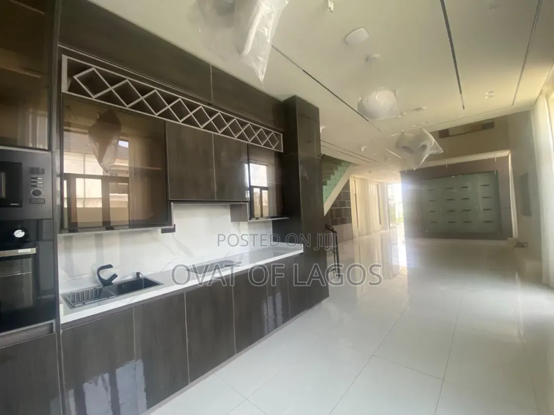 5bdrm Duplex in Orchid, Lekki Expressway for sale
