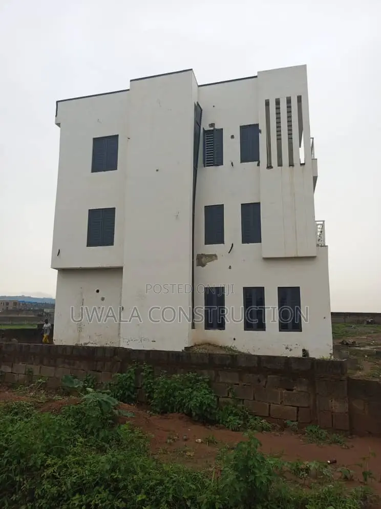 4bdrm Apartment in Jahi for sale