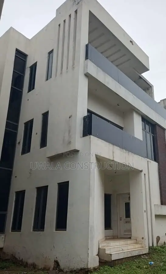 4bdrm Apartment in Jahi for sale