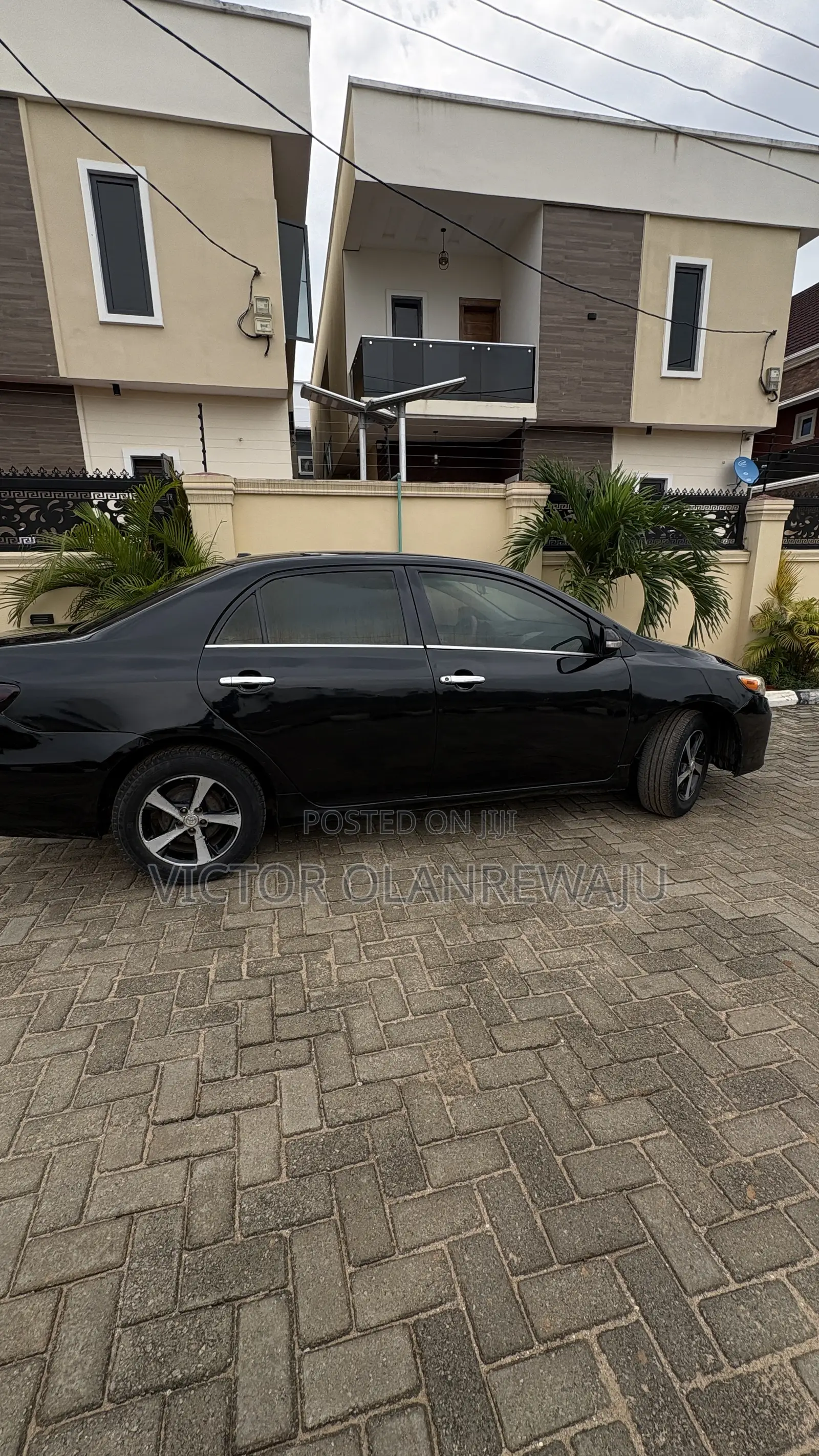 Toyota Corolla Base 4dr Sedan (1.8L 4cyl 5M) 2010 Black
