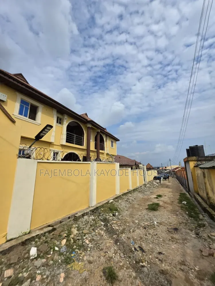 2bdrm Block of Flats in Harmony Estate, Eleyele for sale