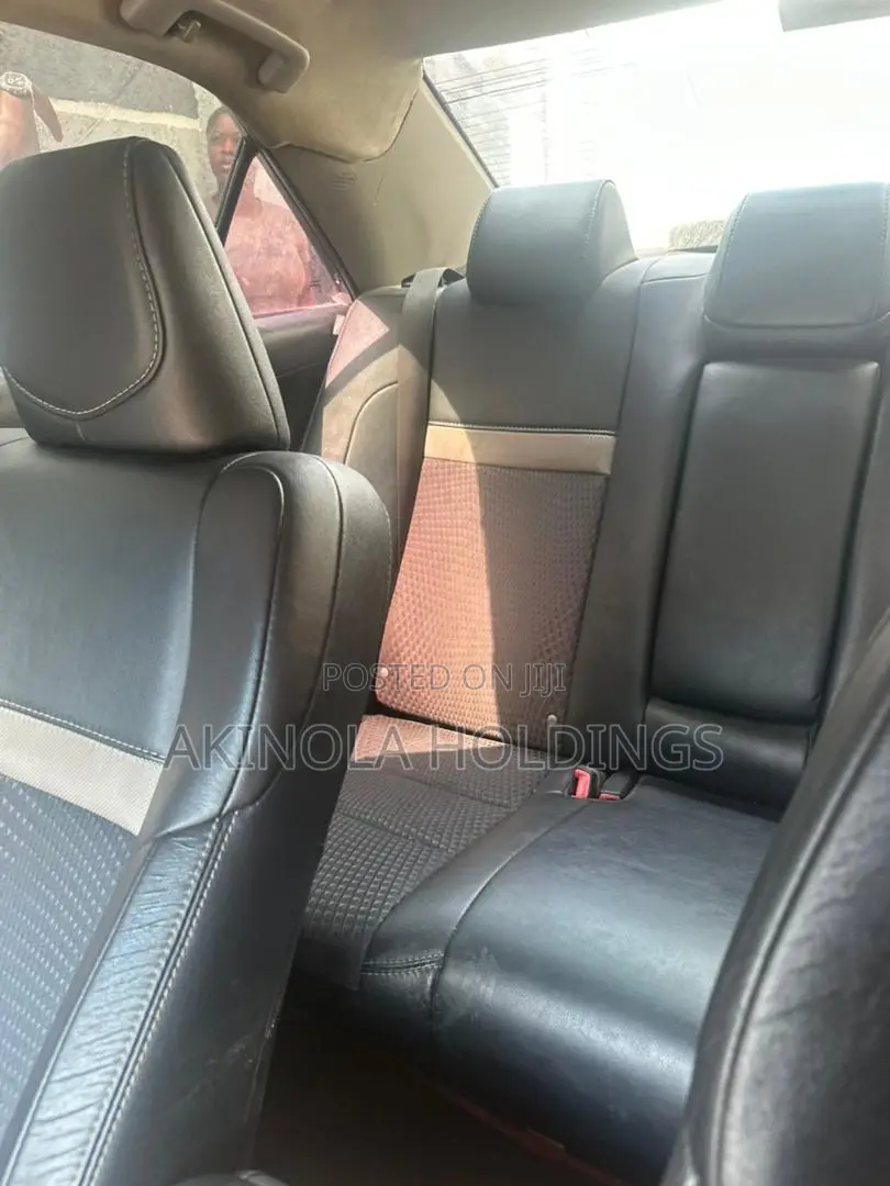 Toyota Camry SE 4dr Sedan (2.5L 4cyl 6A) 2013 Gray