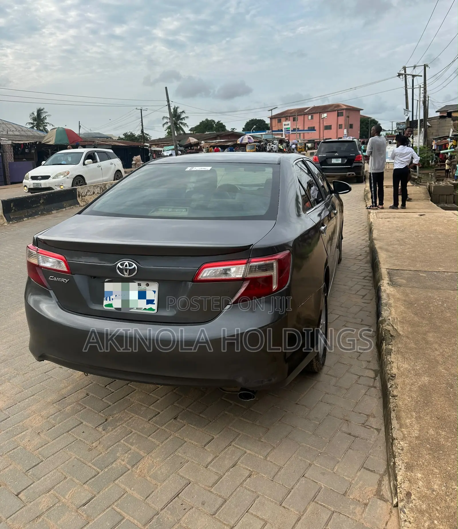 Toyota Camry SE 4dr Sedan (2.5L 4cyl 6A) 2013 Gray