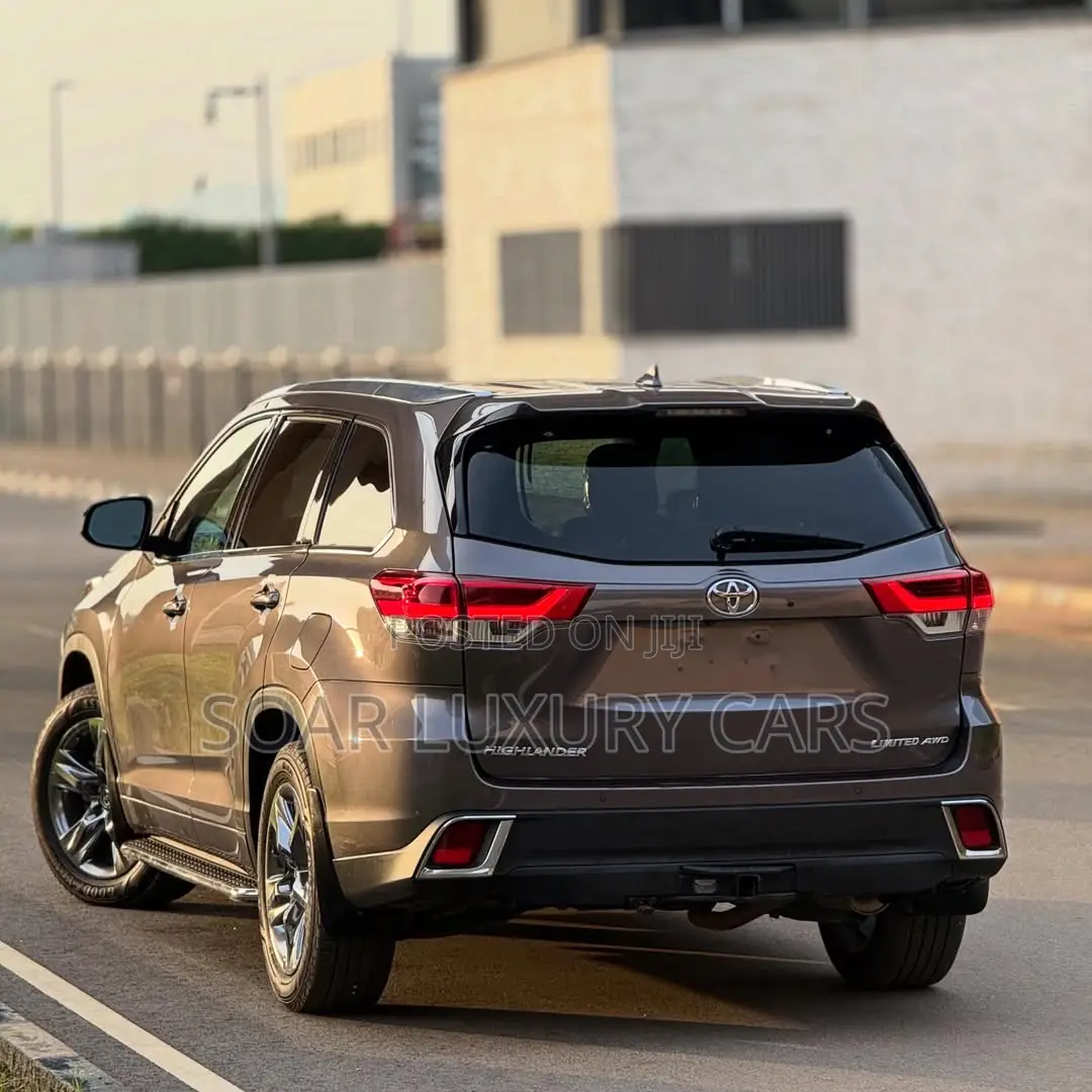 Toyota Highlander Limited Platinum 2019 Gray