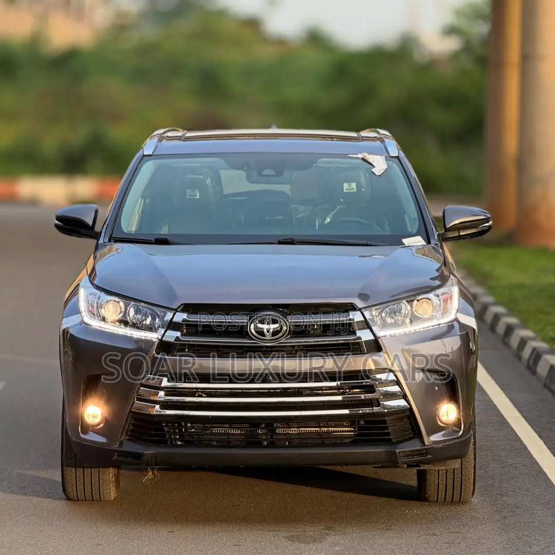 Toyota Highlander Limited Platinum 2019 Gray