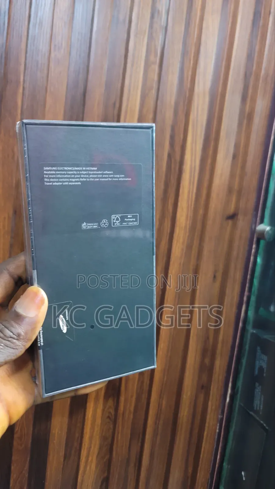 New Samsung Galaxy Z Flip4 256 GB Gold