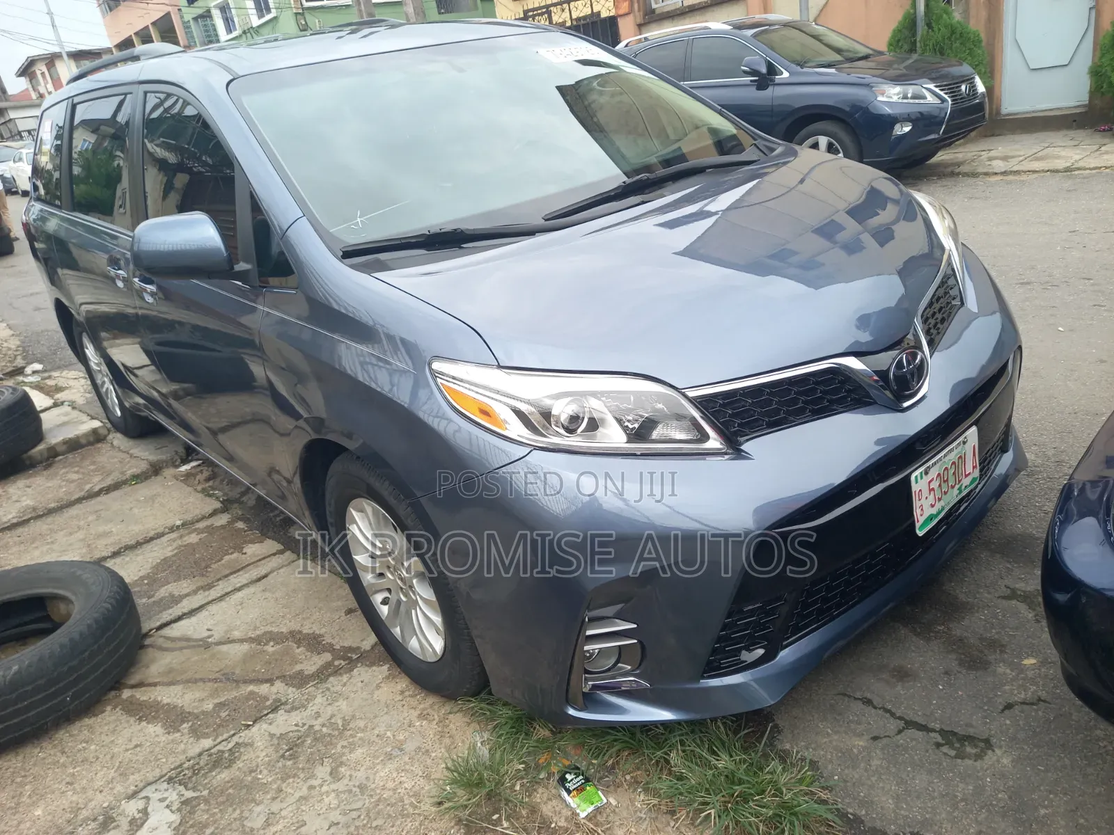 Toyota Sienna 2016 Blue