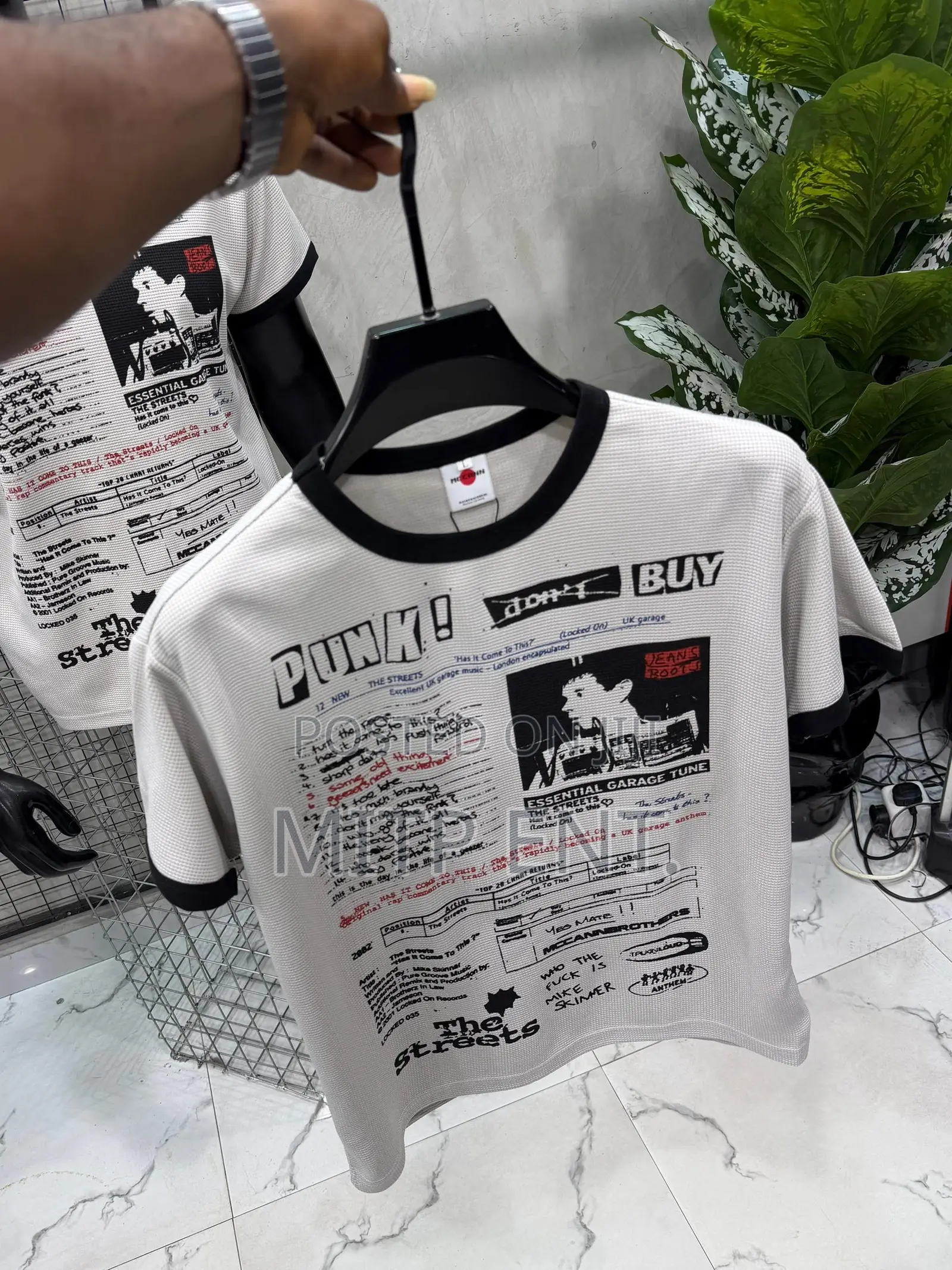 Men Cropped Graphic Tees
