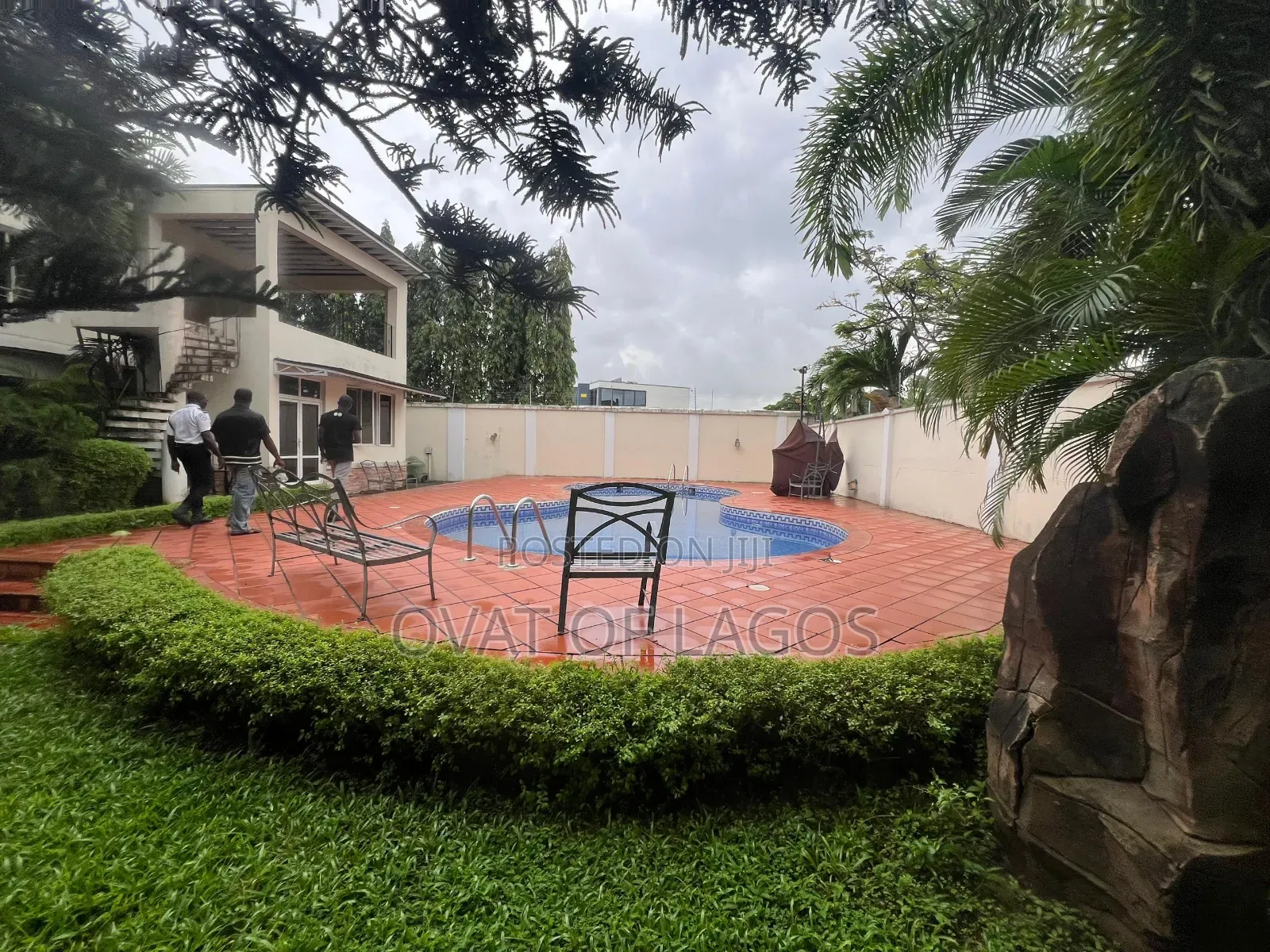 4bdrm Duplex in Banana Island for rent