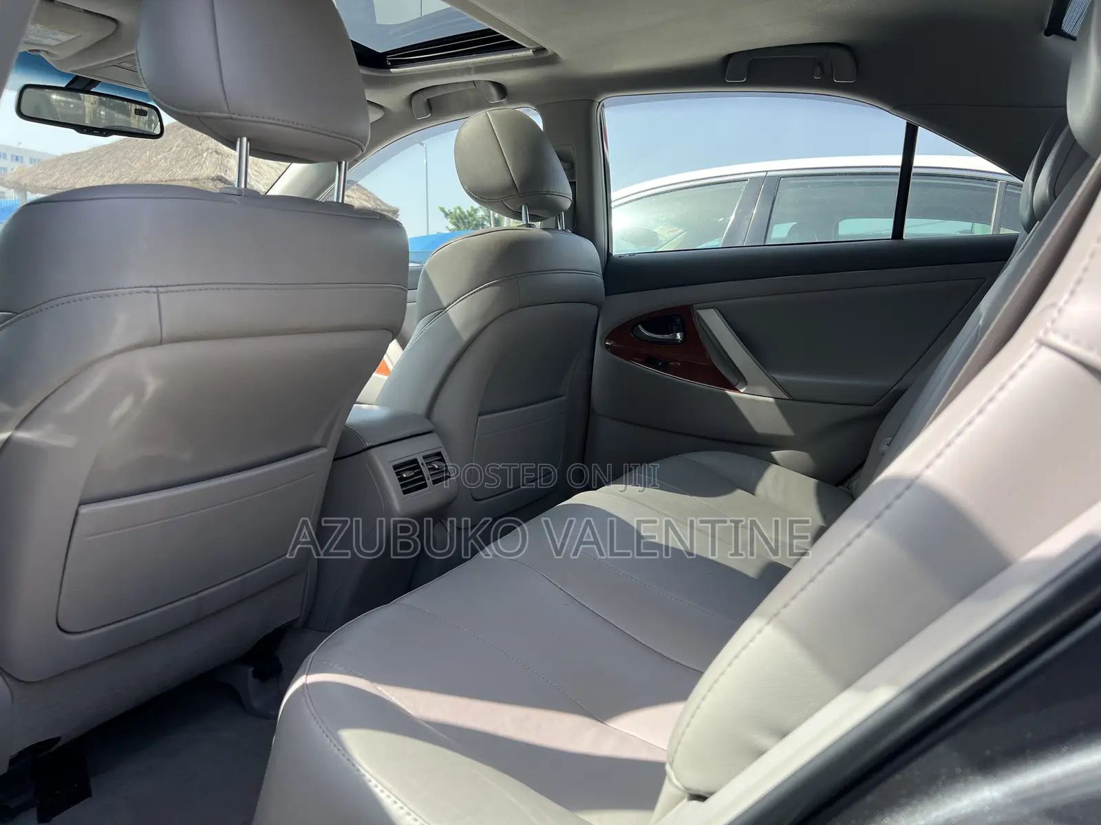 Toyota Camry XLE V6 4dr Sedan (3.5L 6cyl 6A) 2011 Gray