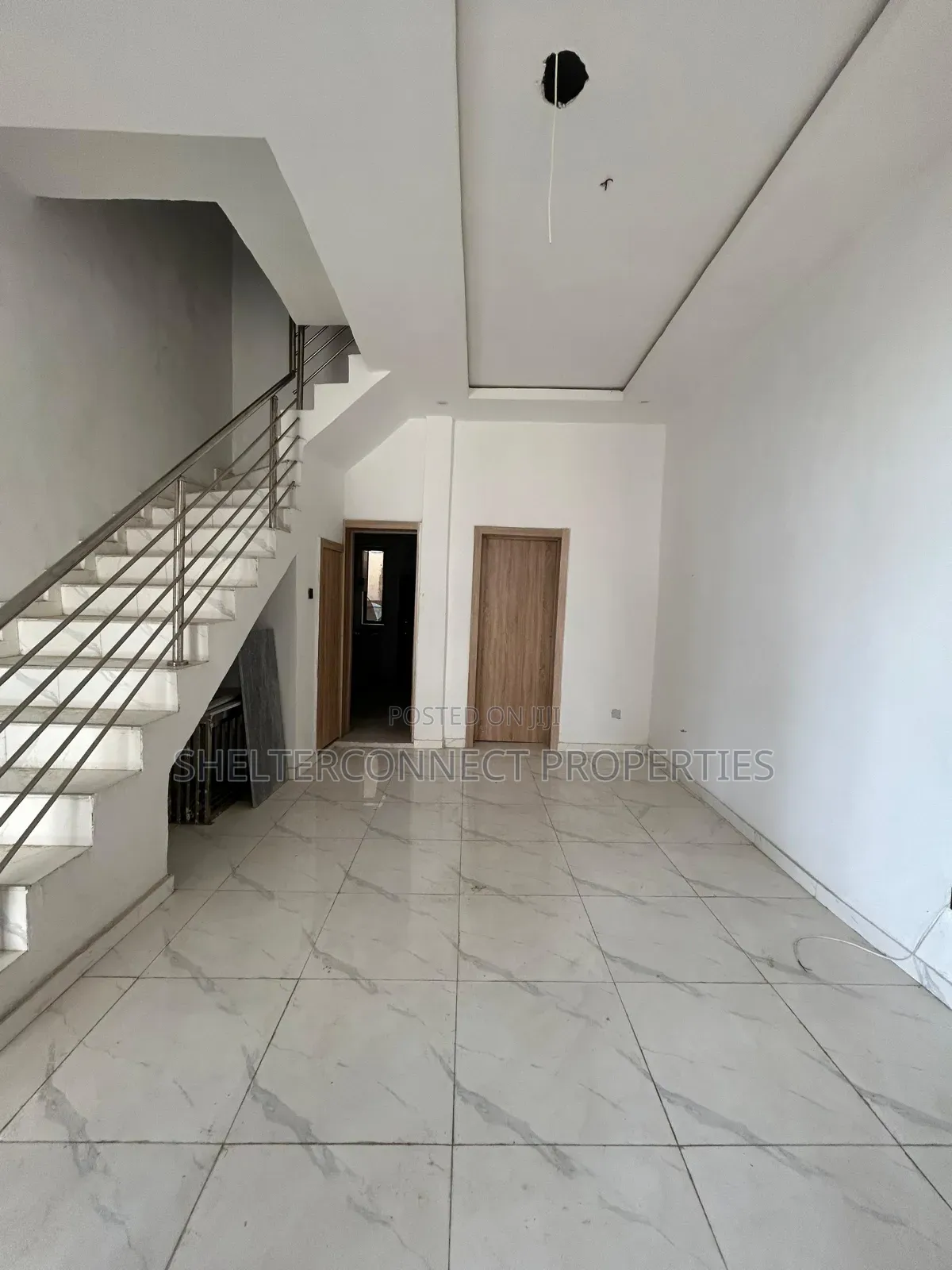 3bdrm Townhouse/Terrace in Off Lekki-Epe Expressway for sale