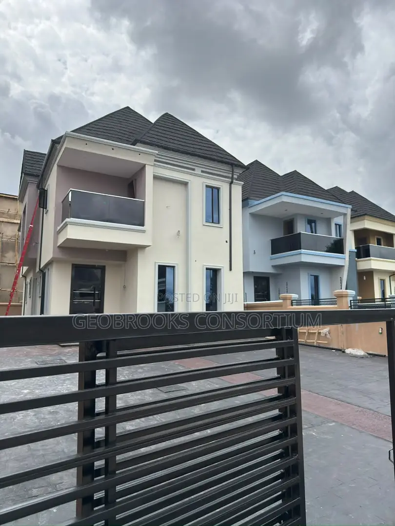 4bdrm Duplex in Carlton Gate Estate, Akobo for sale