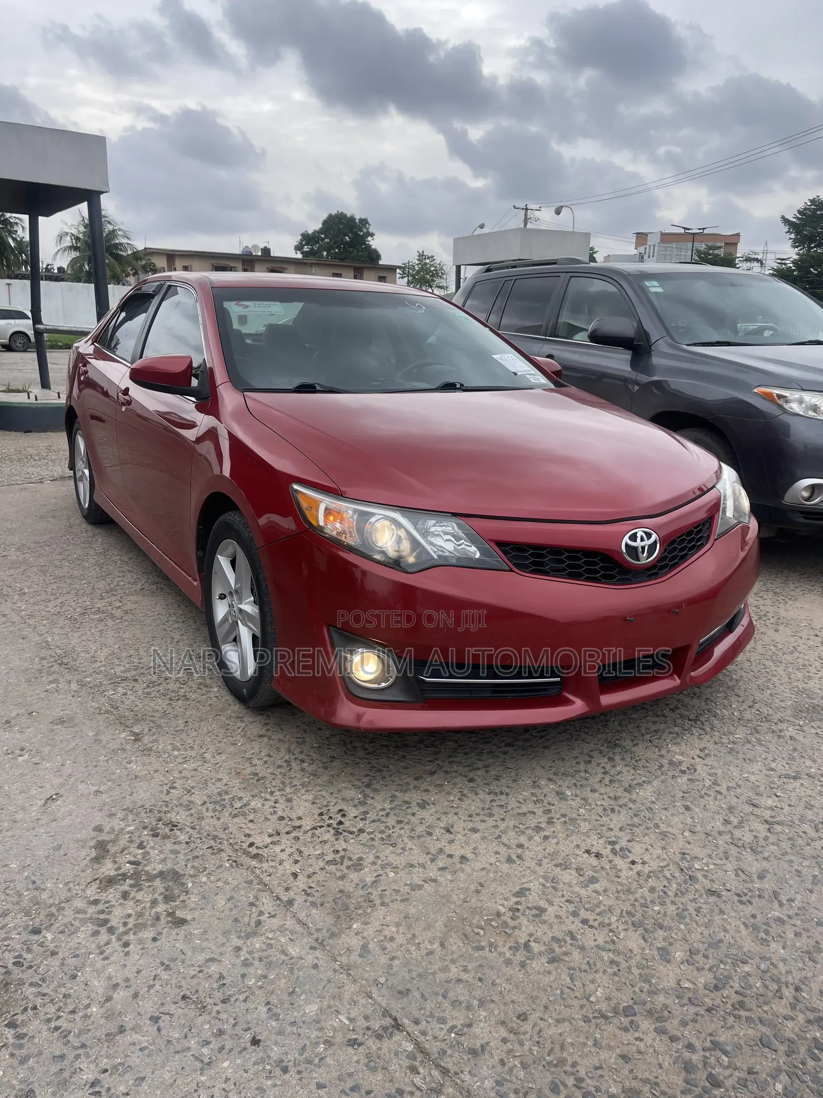 Toyota Camry SE 4dr Sedan (2.5L 4cyl 6A) 2013 Red