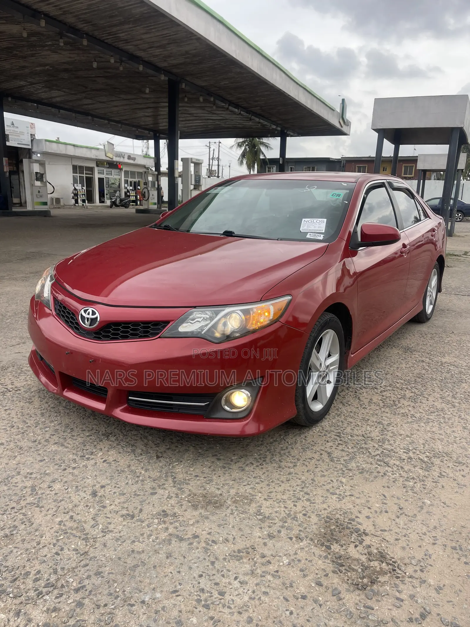 Toyota Camry SE 4dr Sedan (2.5L 4cyl 6A) 2013 Red