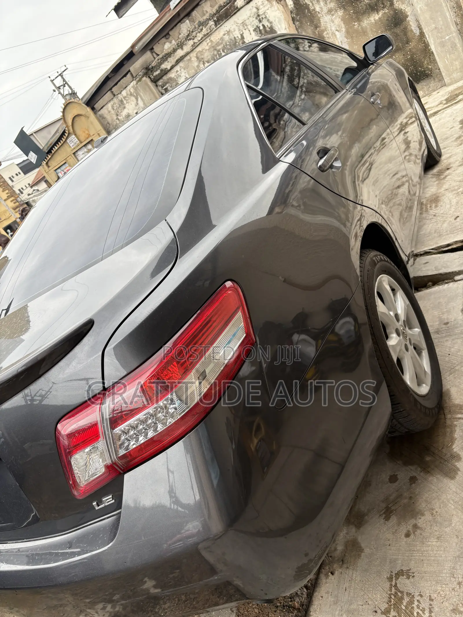 Toyota Camry LE 4dr Sedan (2.5L 4cyl 6AM) 2010 Silver