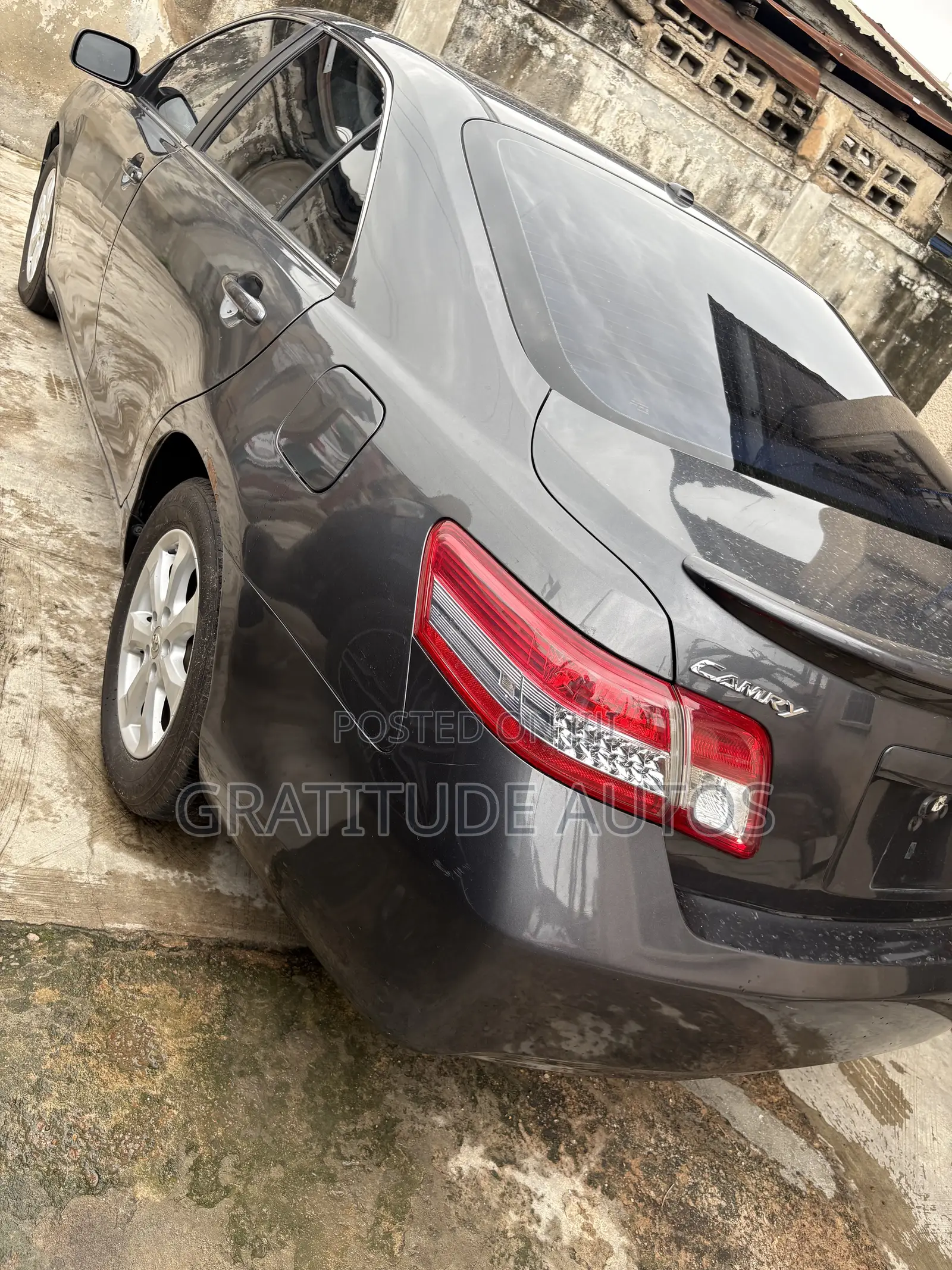 Toyota Camry LE 4dr Sedan (2.5L 4cyl 6AM) 2010 Silver