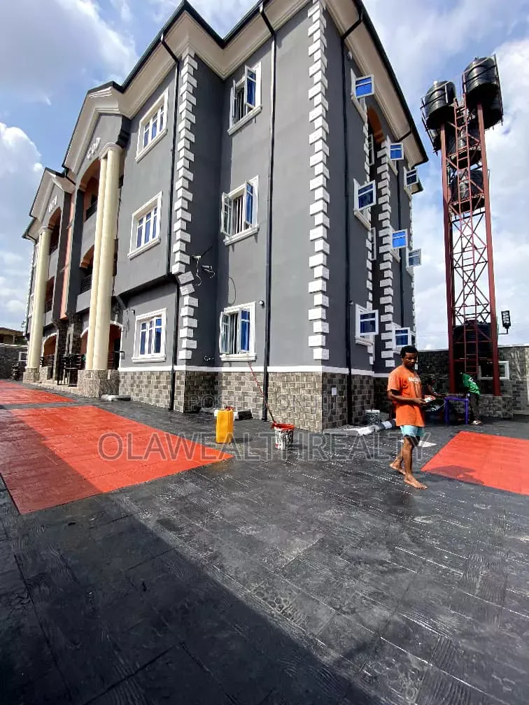 2bdrm Block of Flats in Rind Road for rent