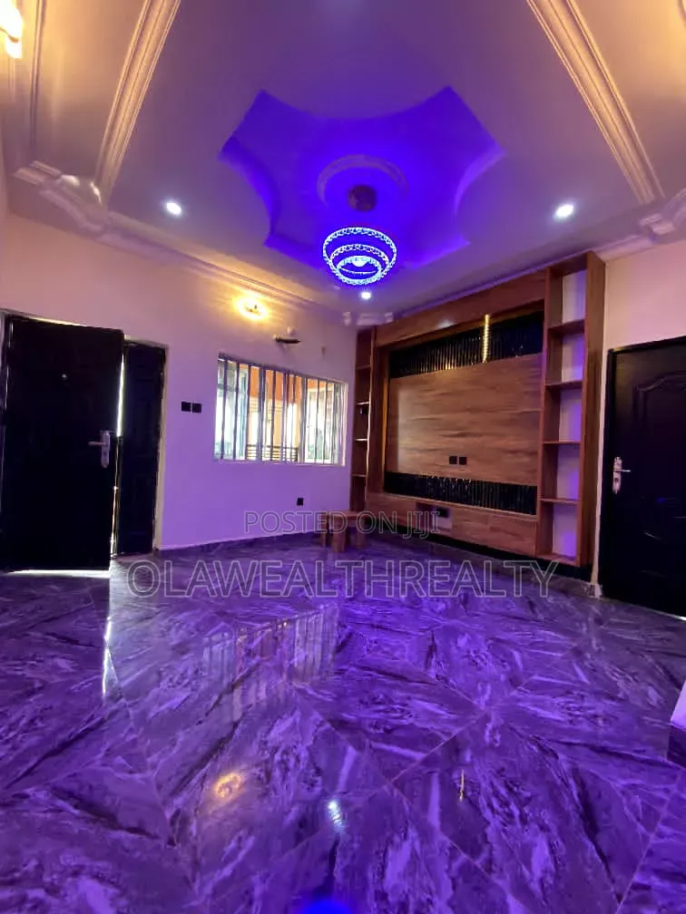 2bdrm Block of Flats in Rind Road for rent