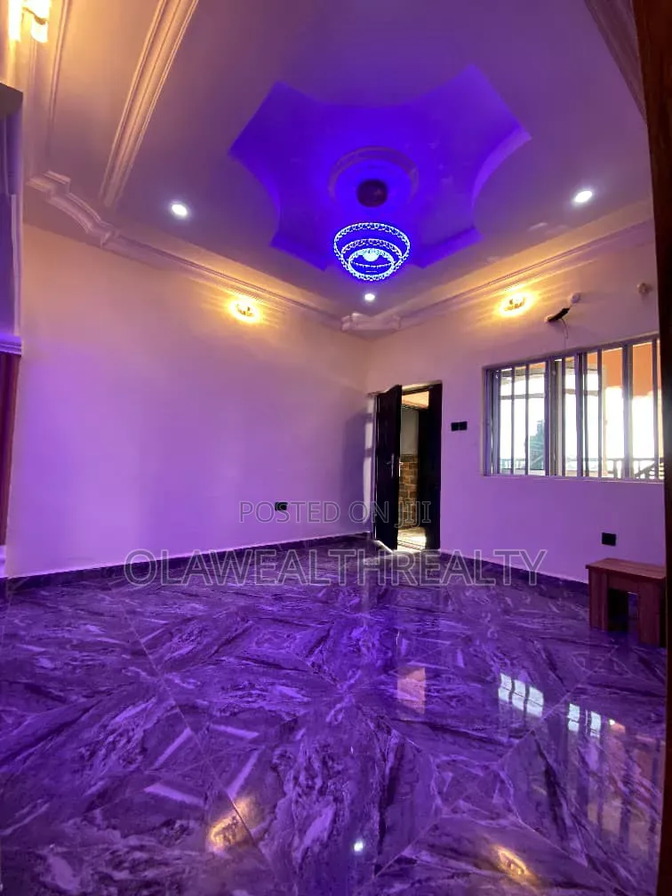 2bdrm Block of Flats in Rind Road for rent