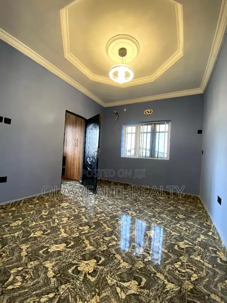 2bdrm Block of Flats in Rind Road for rent