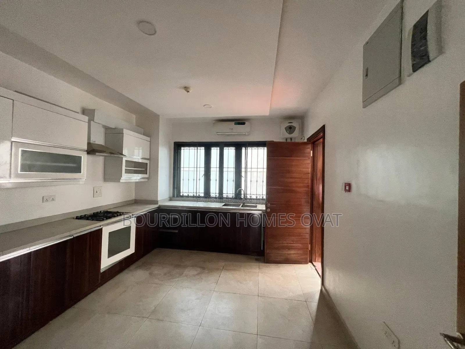 4bdrm Duplex in Banana Island Lagos for rent