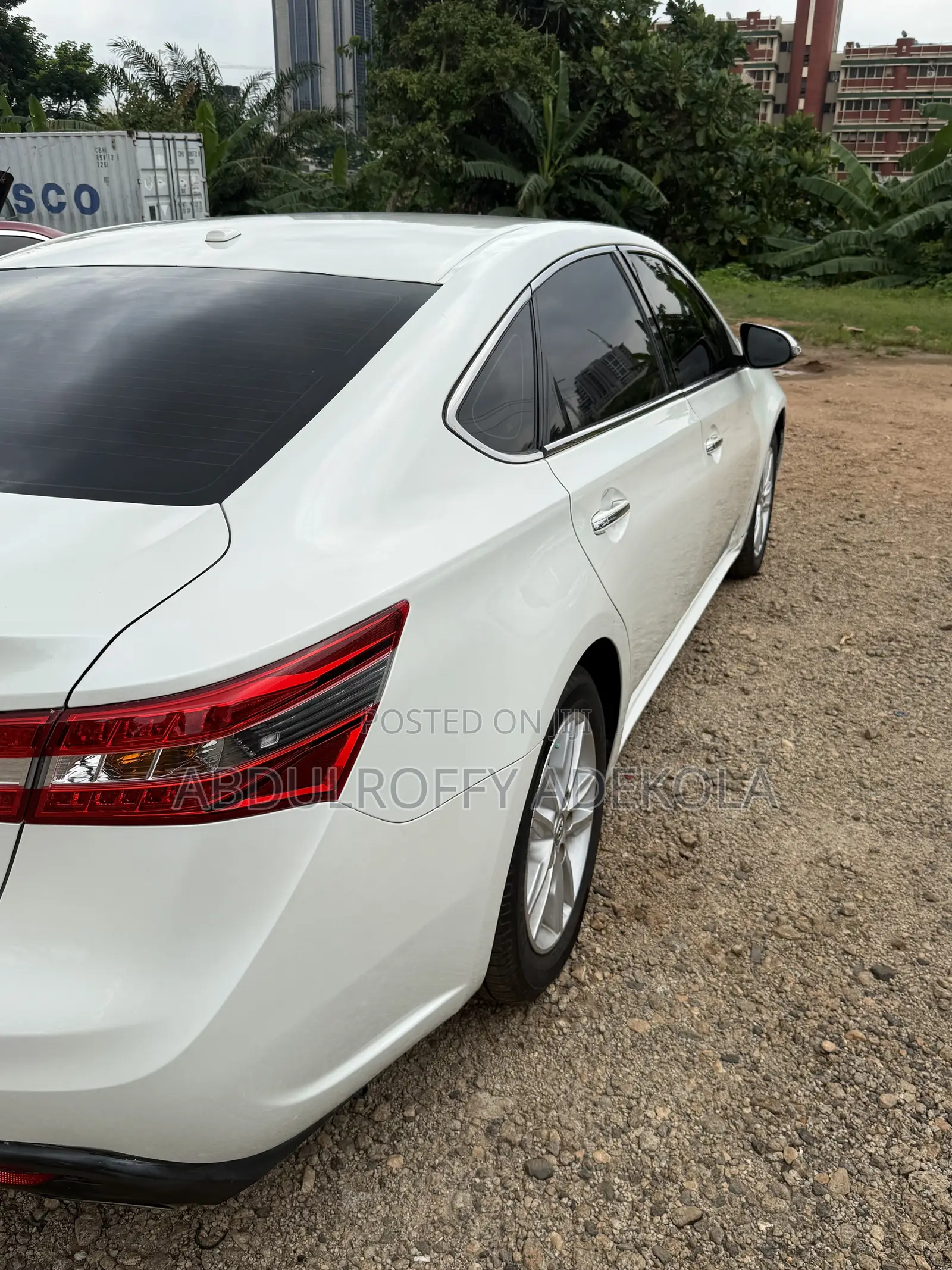 Toyota Avalon XLE FWDSedan (3.6L 6cyl 6A) 2016 White