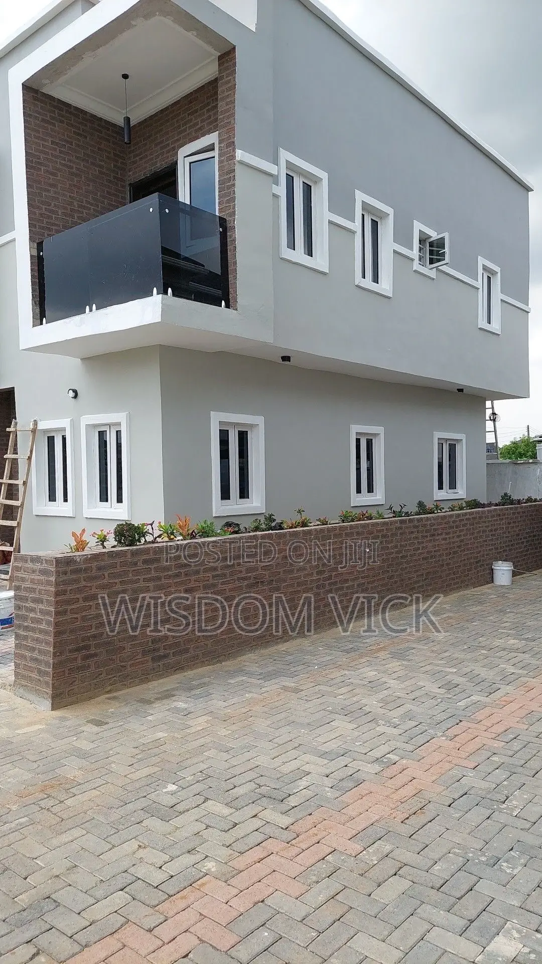 House Painter and Screeding Also Wallpaper Installation