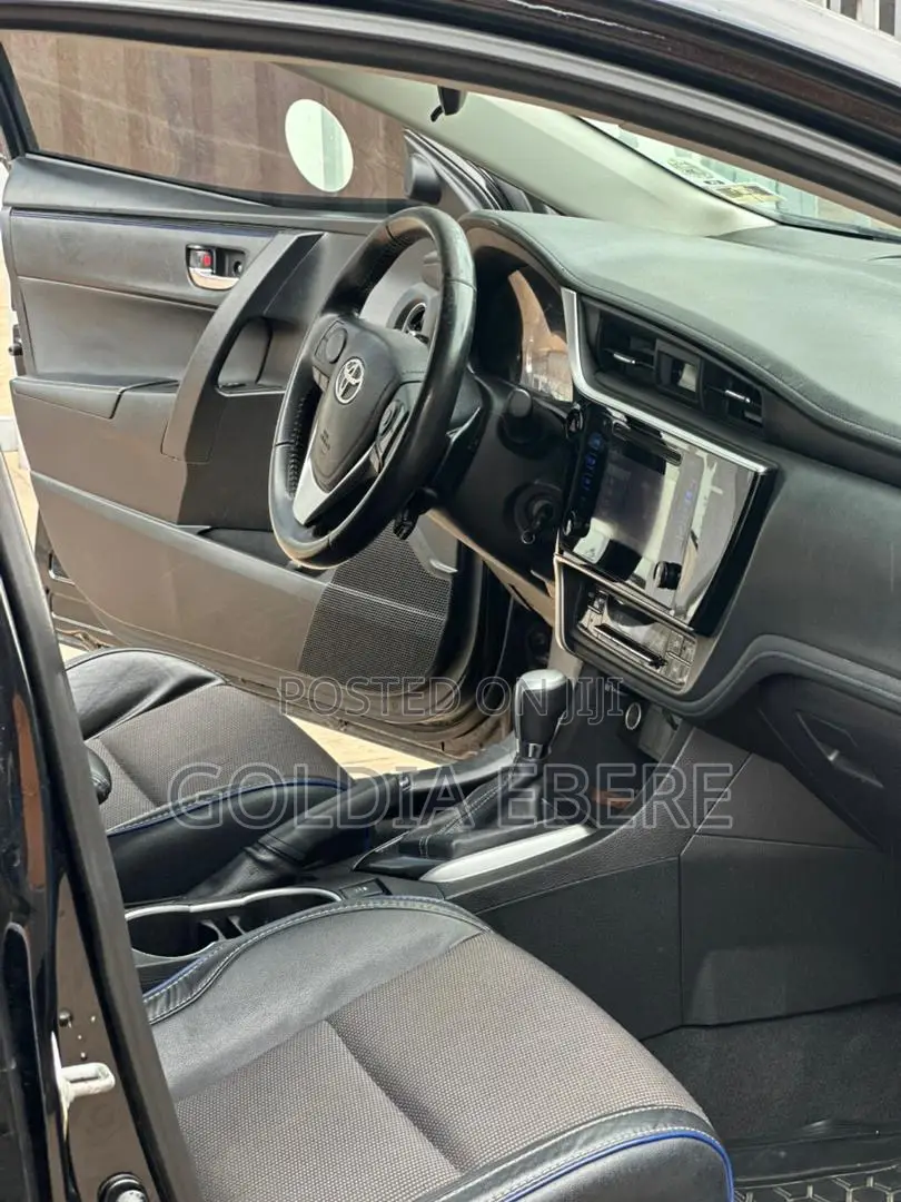 Toyota Corolla SE 4dr Sedan (1.8L 4cyl CVT) 2017 Black