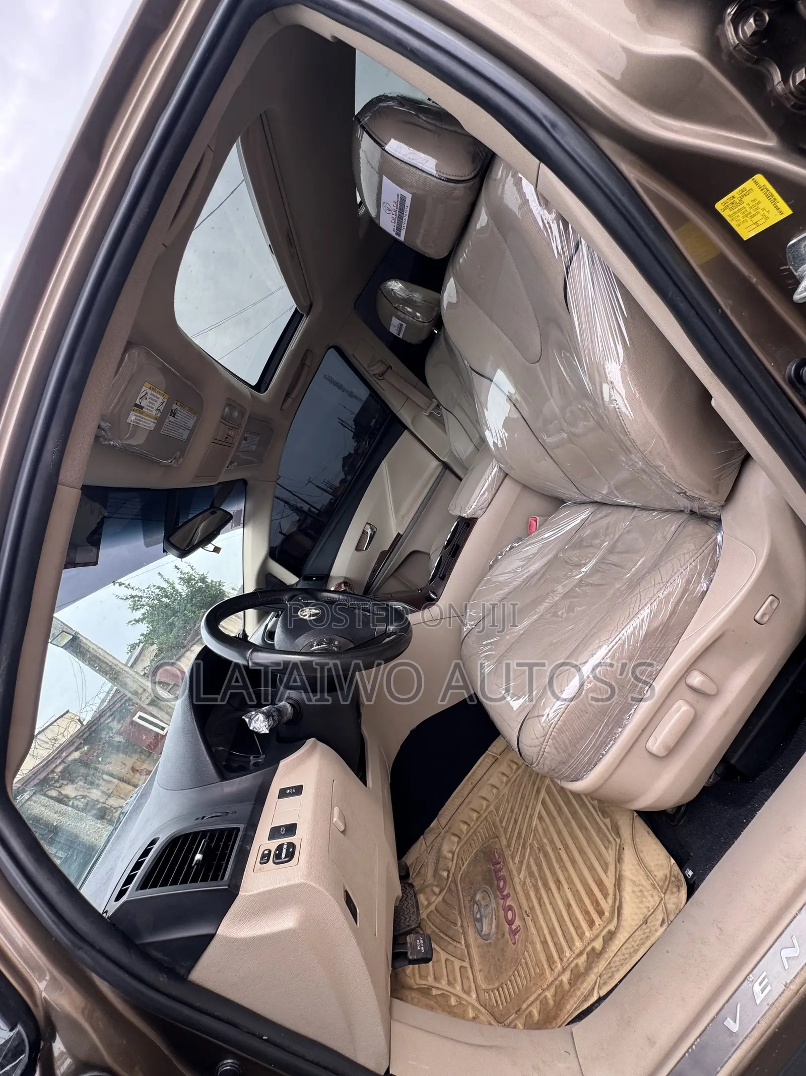 Toyota Venza V6 AWD 2012 Gold