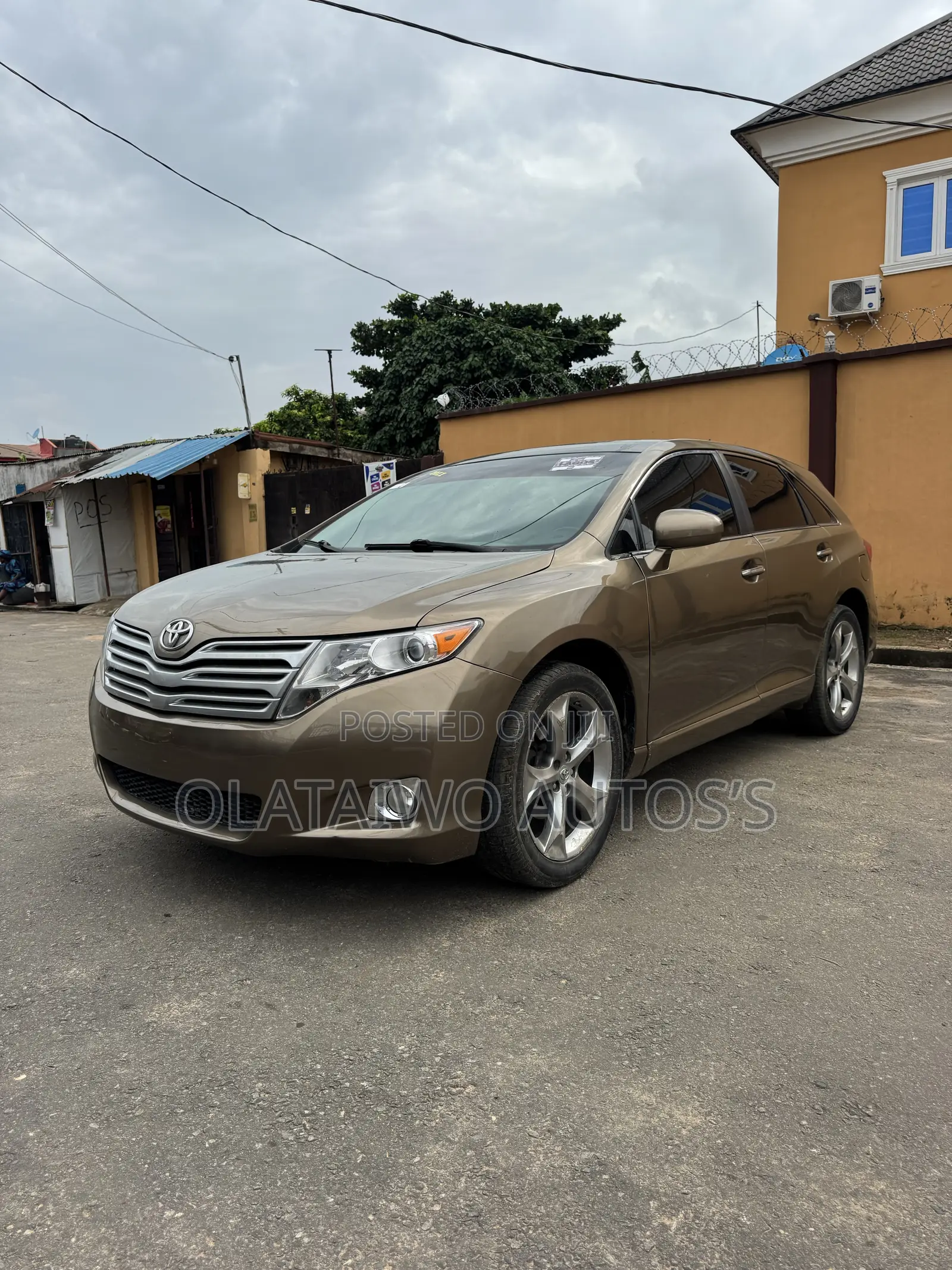 Toyota Venza V6 AWD 2012 Gold