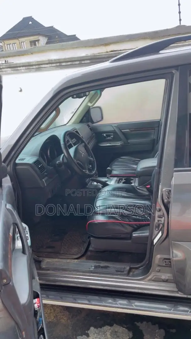 Mitsubishi Pajero 2013 Gray