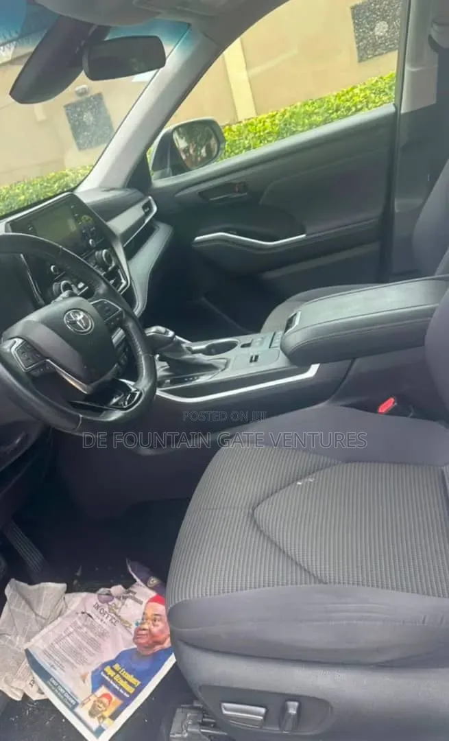 Toyota Highlander 2021 Silver
