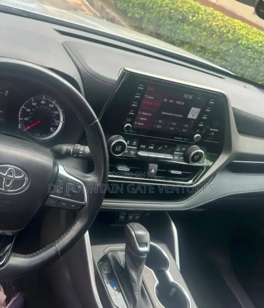 Toyota Highlander 2021 Silver