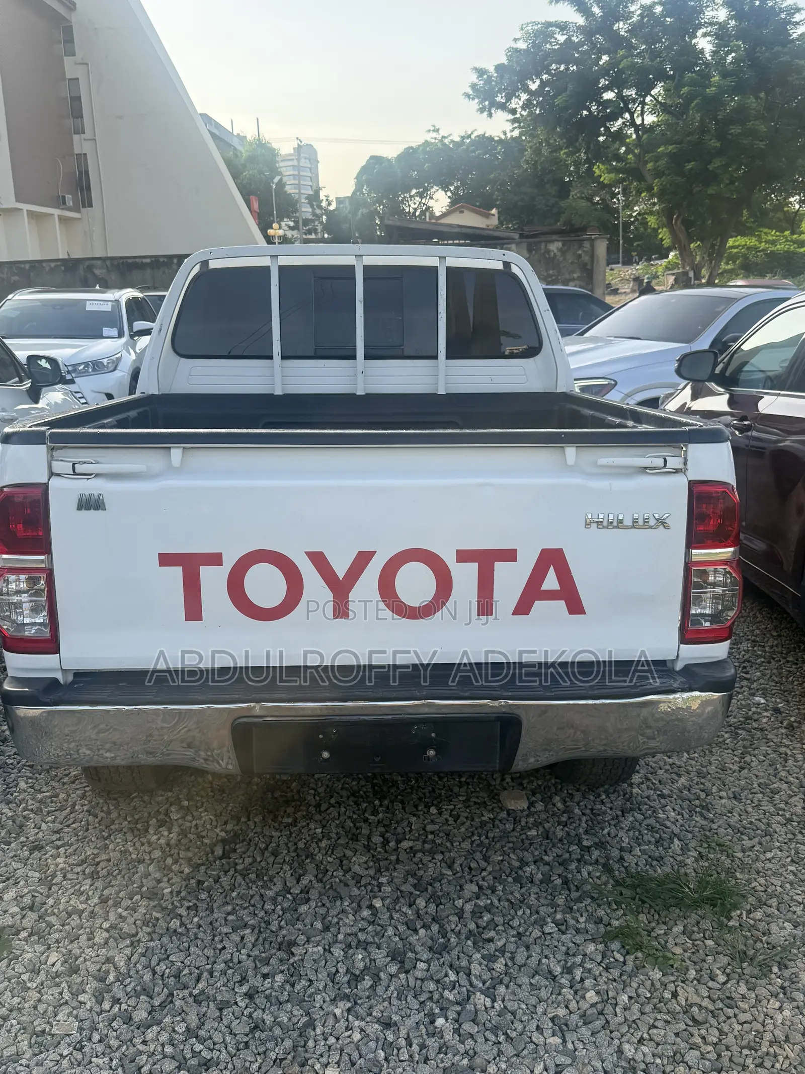 Toyota Hilux SR 4x4 2015 White